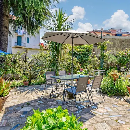 2 Bedroom Gorgeous In Rapallo